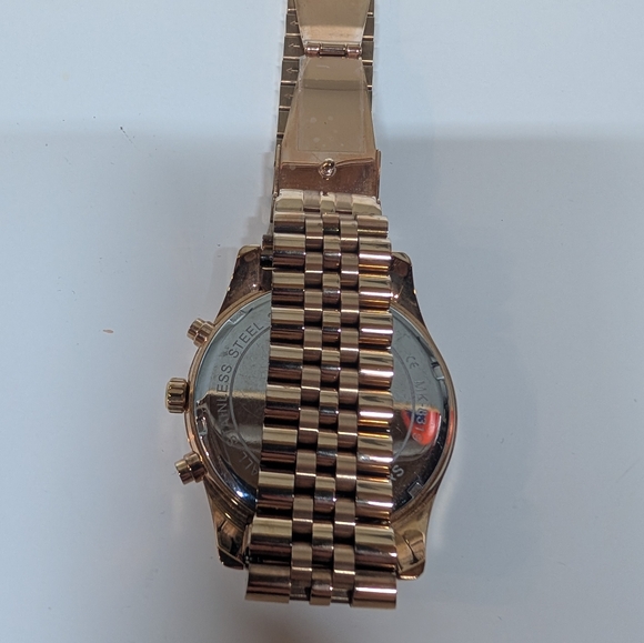 Michael Kors rose gold watch - Picture 2 of 3